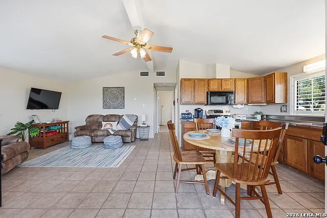 2681 Lakeview Dr — Photo 3