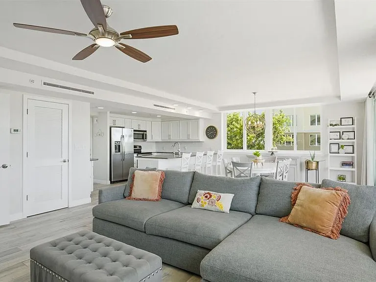 223 Island Way #2D — Photo 14