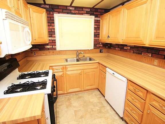 4th image of 2035 W 161st St