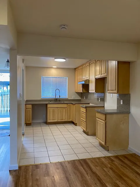 2 bed, 1.5 bath, 1080 sqft, $3,200 — Photo 3