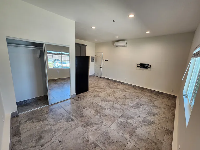 9852 Cabanas Ave — Photo 2
