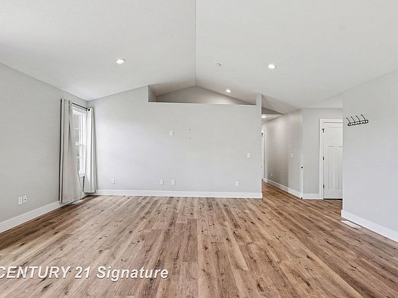 4th image of 8441 Cottonwood Dr