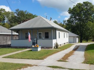 806 N 13th St, Chariton, IA 50049