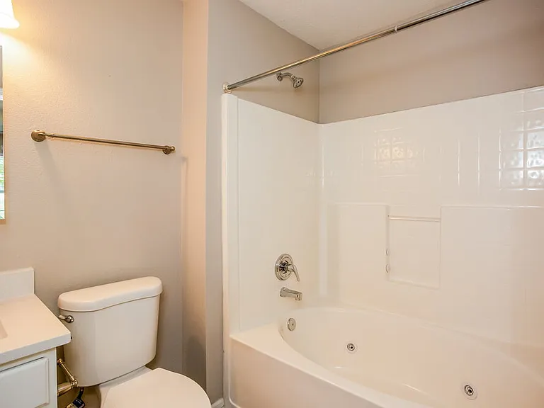 9 S Morris Blvd — Photo 8