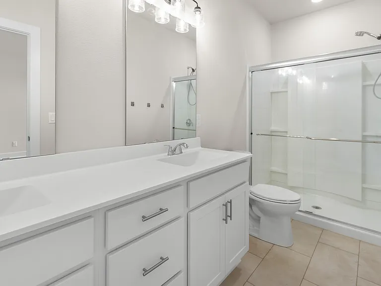 W218N16046 Tiger Lily Dr — Photo 14