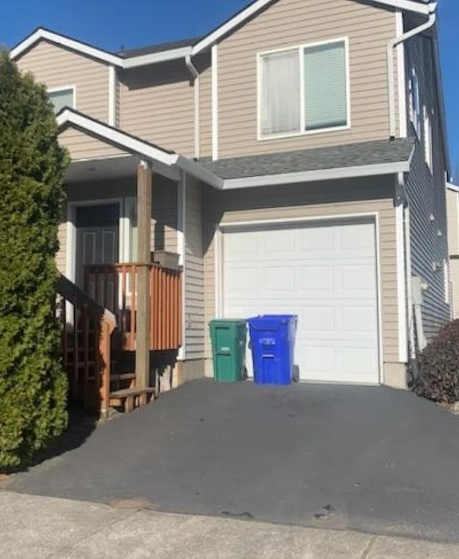 3 bed, 2.5 bath, 1310 sqft, $2,150 — Photo 1