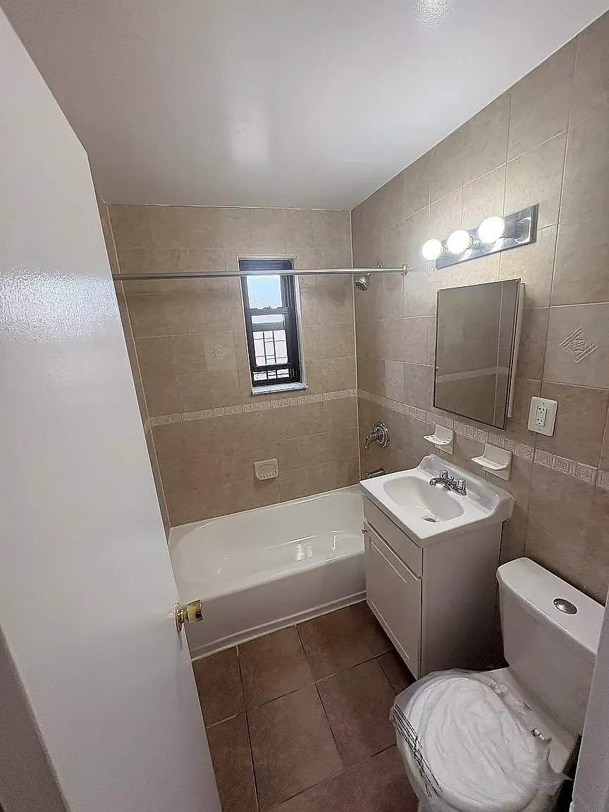 20-64 21st Street — Photo 4