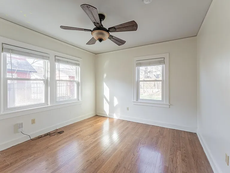 6420 Oak St — Photo 14