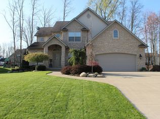 3670 White Oak Dr, Barberton, OH