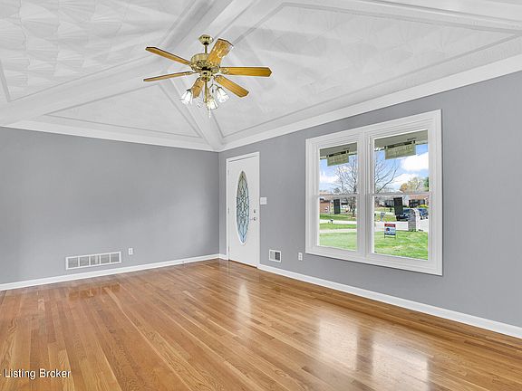 5th image of 10414 Duke Ct