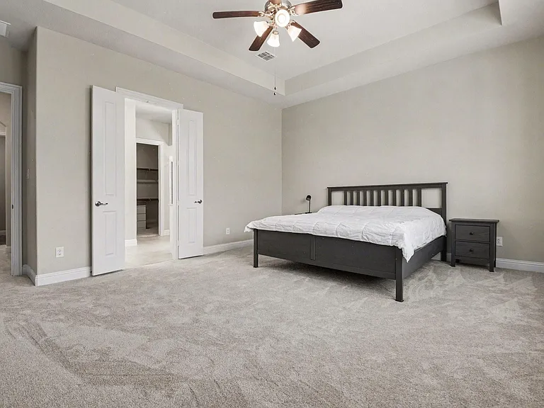 3323 Royal Ridge Dr — Photo 20