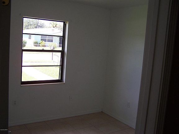 5th image of 1695 Craig Ave