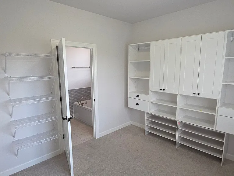 W239N3743 River Birch Ct — Photo 17