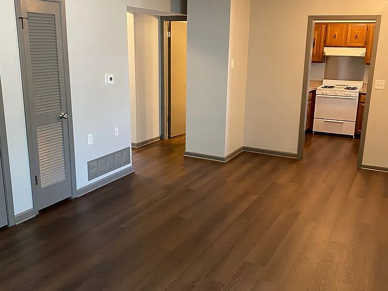 1833 Knox St — Photo 24