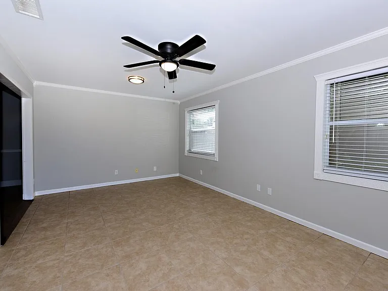 598 NE Maranta Terrado — Photo 10