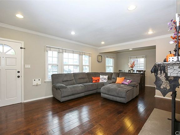 3rd image of 1514 N Pass Ave