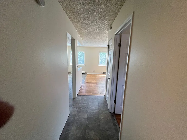 Lake Vista Apartments — Photo 14