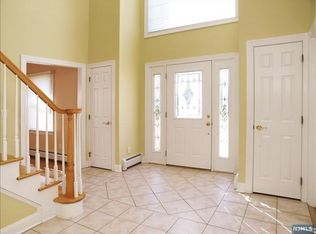 4 Pinecrest Dr, Woodcliff Lake, NJ 07677