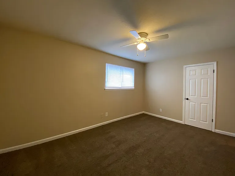 1032 University St — Photo 9