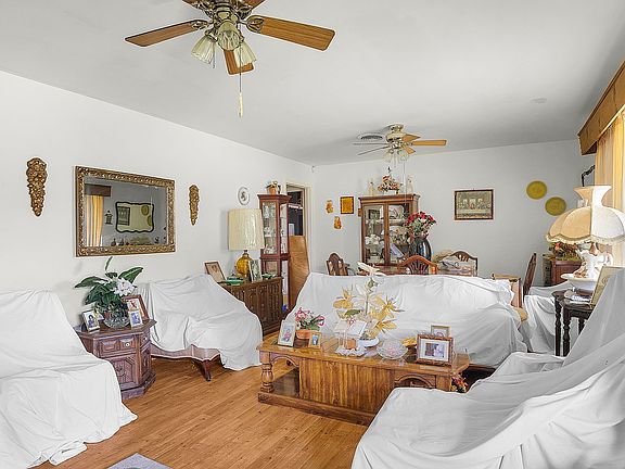 3rd image of 117 Cedar Heights Dr
