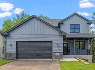 14XX Kings Crst, Eagan, MN 55122