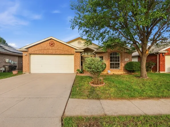 9225 Nightingale Dr, Fort Worth, TX 76123