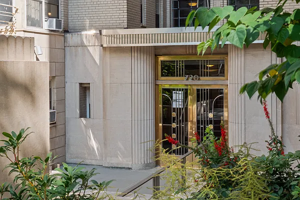 Sold by Compass | media 30