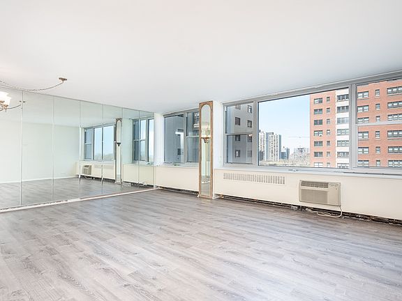 3rd image of 4250 N Marine Dr APT 824