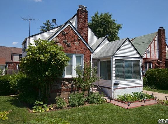 2nd image of 981 Wallace Ave