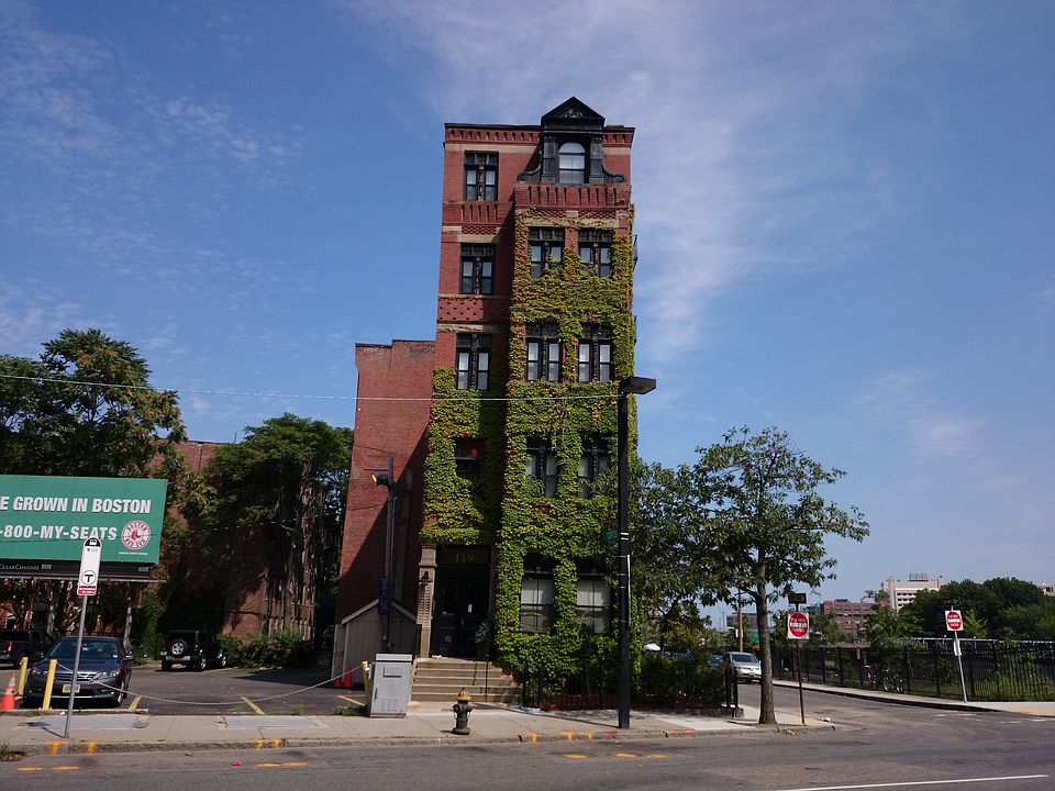 2nd image of 119 Berkeley St APT 44