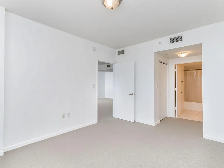 18800 NE 29th Ave #923 — Photo 13