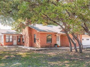 122 Lakeview Dr, Brady, TX 76825