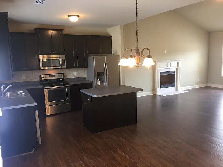 2095 Summerglen Trl — Photo 2