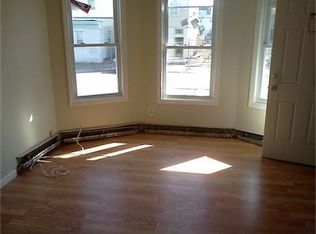 210 3rd St #1, Newark, NJ 07107