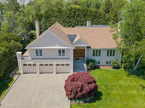 73 Countryside Rd, Newton, MA 02459