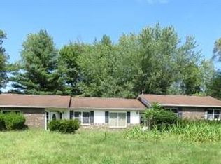 332 Hillcrest Dr, Oneida, TN 37841