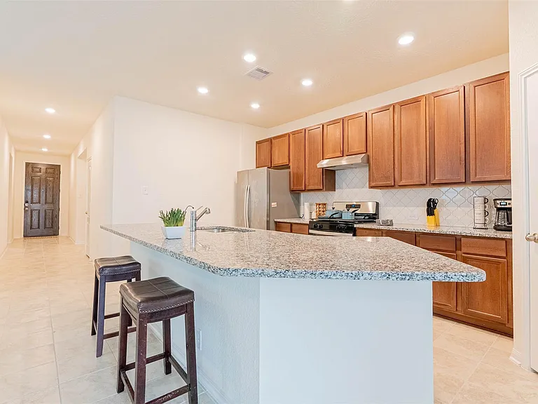 2114 Damasi Ln — Photo 10