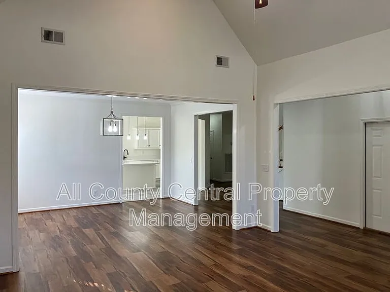 1001 Aronimink Dr — Photo 6