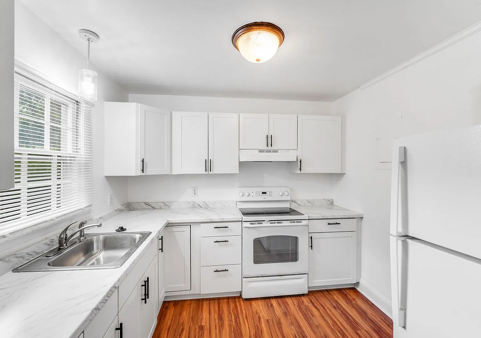 Prime Gastonia Location Cozy Brick Home with Modern Touches! — Photo 2