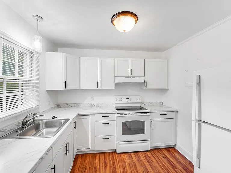405B W Harvie Ave — Photo 10