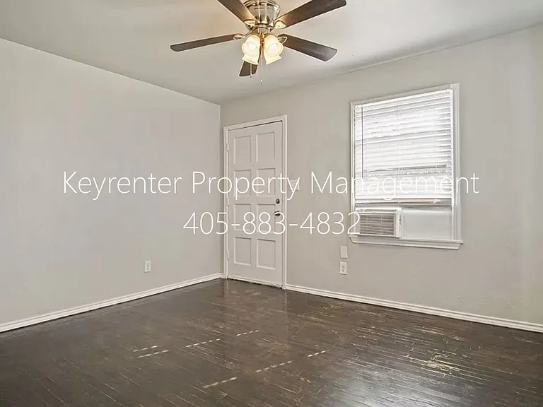 3937 SW 27th Pl — Photo 7