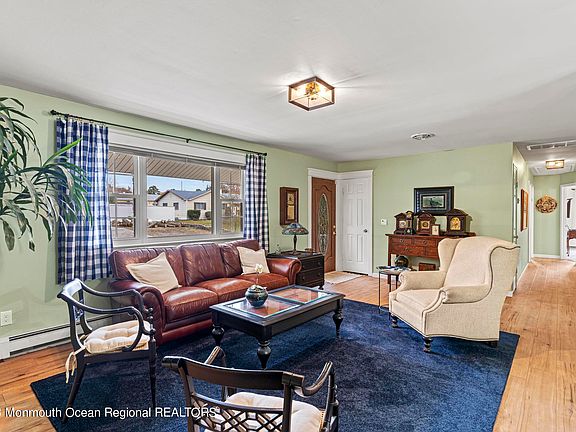 5th image of 1832 2nd Avenue