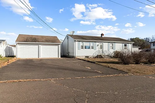 39 Holmes St Photo 1