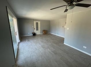 7049 99th St APT 2W, Chicago Ridge, IL 60415