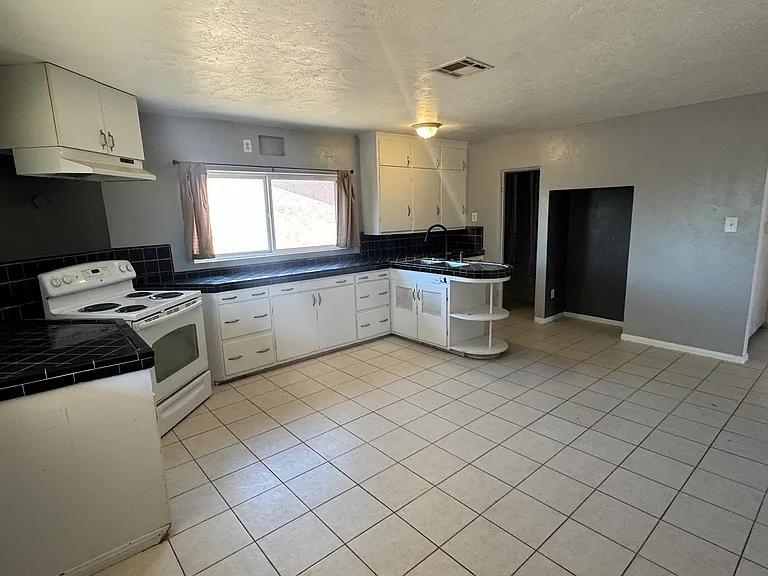 3917 Quarry Rd — Photo 18
