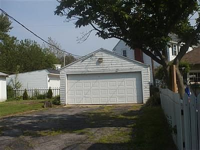 2nd image of 2121 W Erie Ave