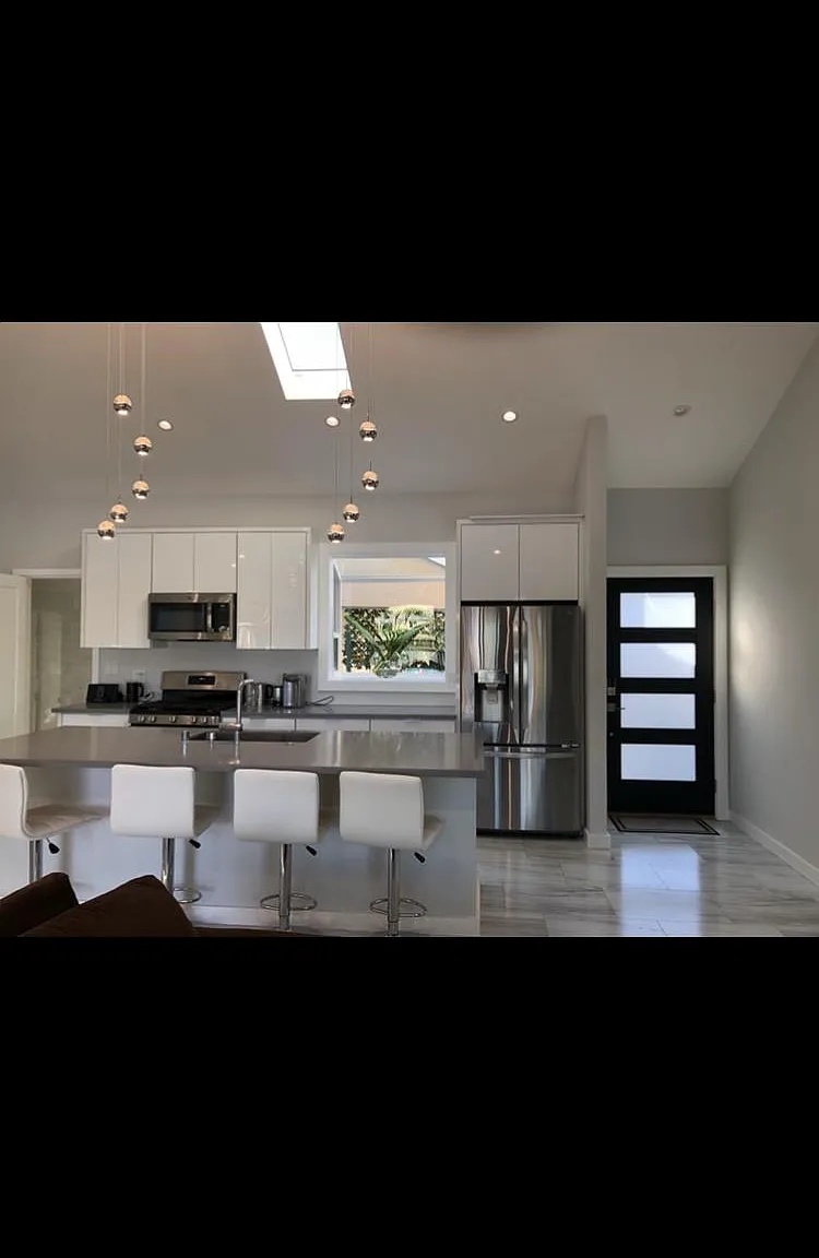 35 Lakesideside Dr — Photo 2