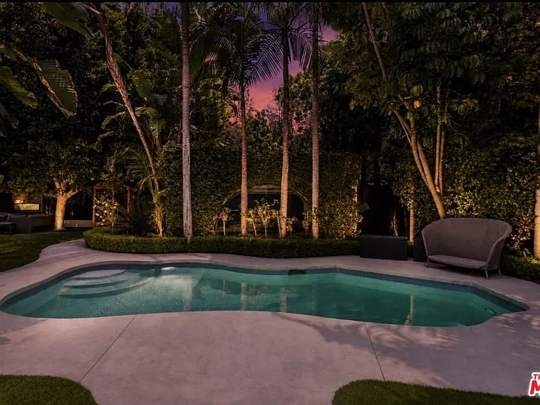 8516 Franklin Ave — Photo 26