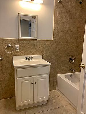5th image of 6213 Broadway APT 7