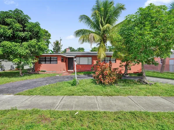 685 NE 180th St, Miami, FL 33162